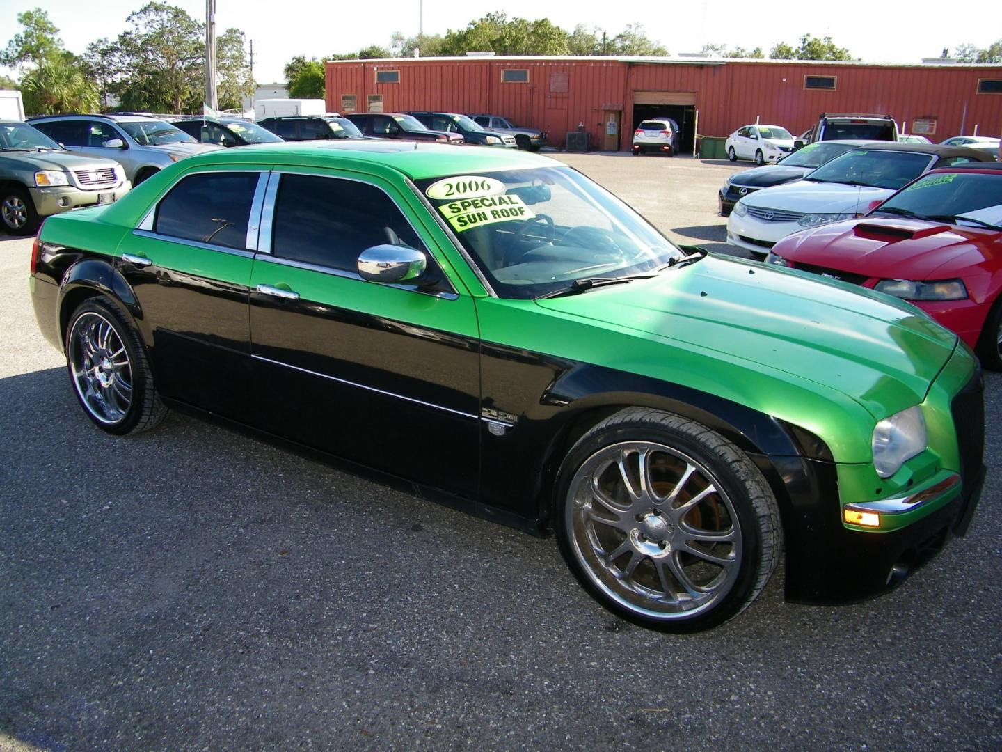 2006 Black /Black Chrysler 300 C (2C3KA63H46H) with an 5.7L V8 HEMI engine, Automatic transmission, located at 4000 Bee Ridge Road, Sarasota, FL, 34233, (941) 926-0300, 27.298664, -82.489151 - Photo#7